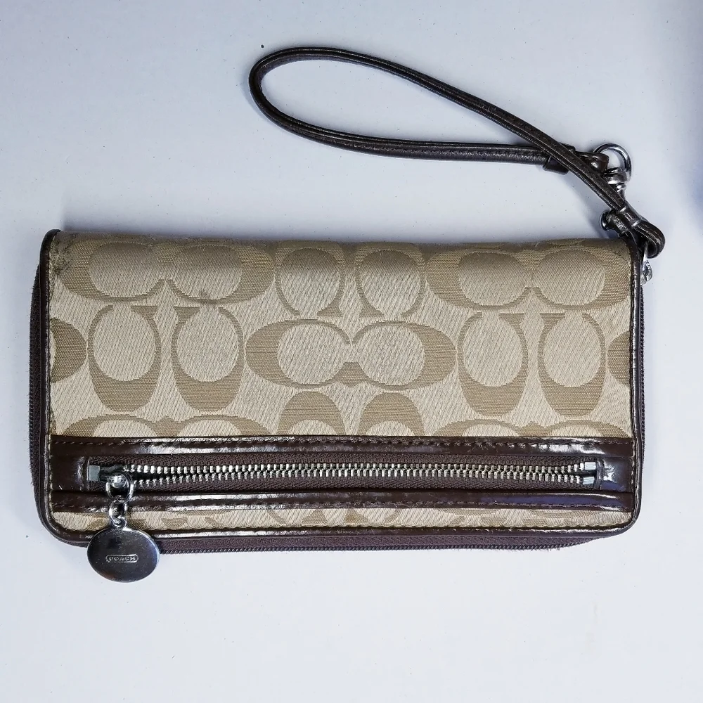 Coach |‎ Classic Signature Wallet